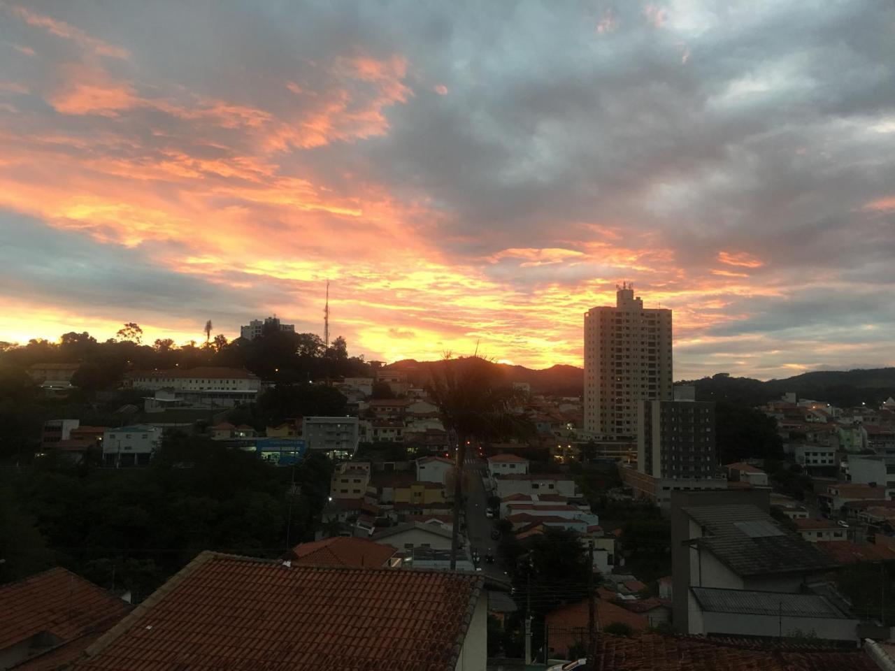 Pousada Casa De Braganca Bragança Paulista Екстериор снимка
